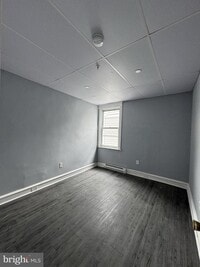 Building Photo - 15 S Church Ln