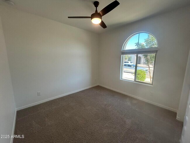 Building Photo - 14854 W Sand Hills Rd
