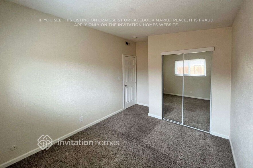 Building Photo - 3912 Moonbeam Dr