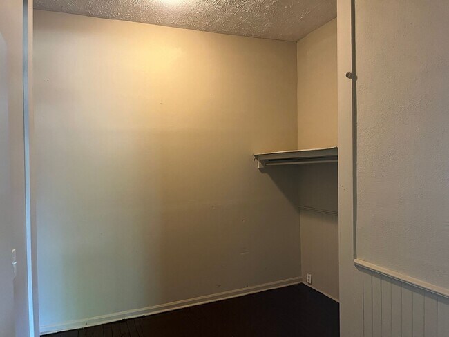 Building Photo - **AVAILABLE NOW**2 bedroom / 1 bathroom Duplex in Columbus, GA 31904***