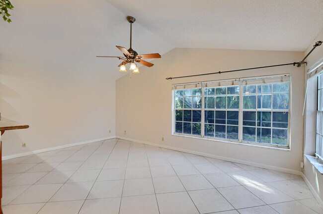 Building Photo - 22556 Middletown Dr