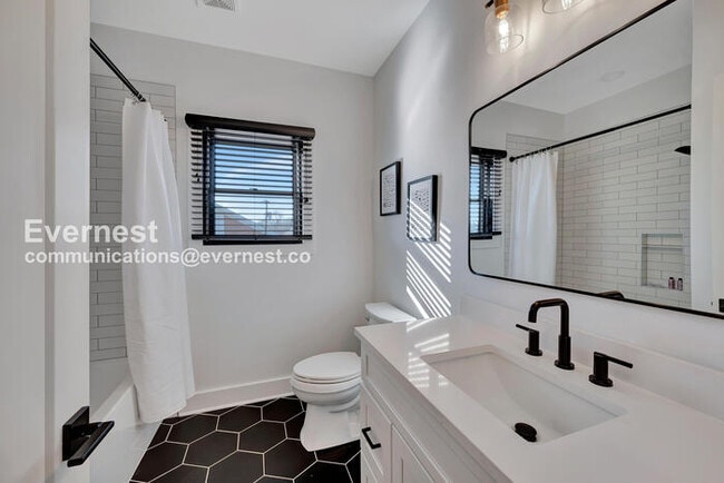 Building Photo - 3 Bed/3 Bath Home with Garage / Pet-Friendly / Available Now!