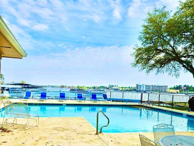 Building Photo - 15575 Marina Dr