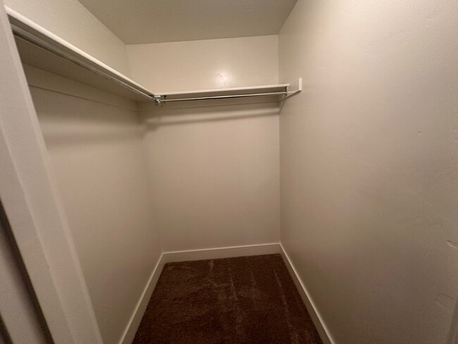 Building Photo - Orem Townhome - Hillcrest Neighborhood