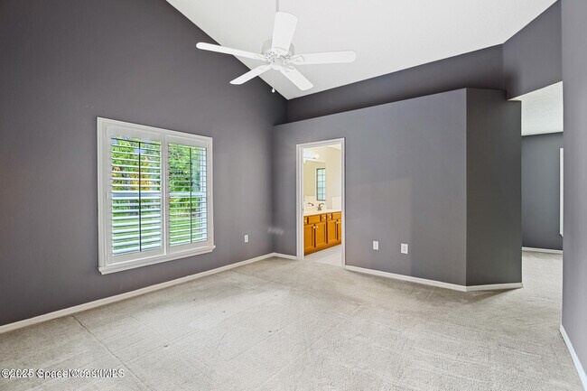 Building Photo - 8000 Daventry Dr