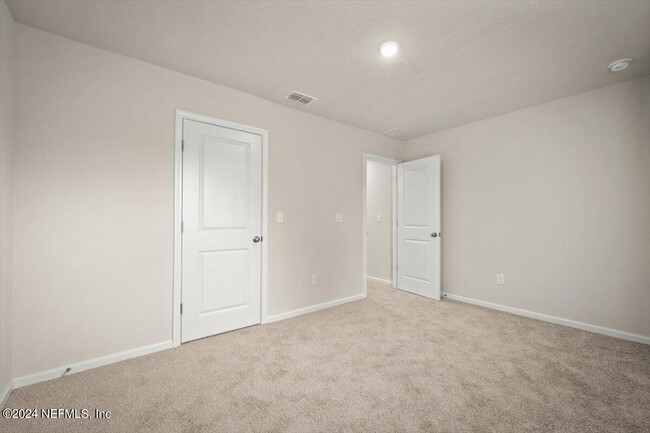Building Photo - 844 Hartshill Pl