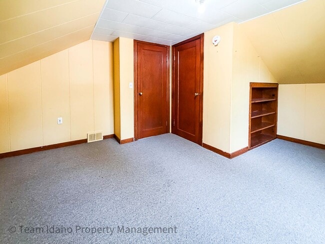 Building Photo - 1203 S Logan St