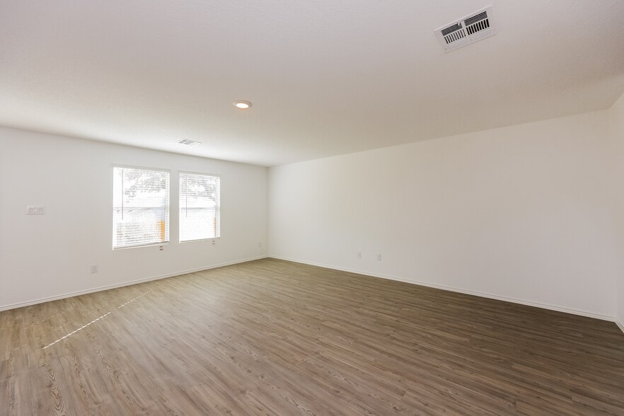 Building Photo - 14730 Saw Ml