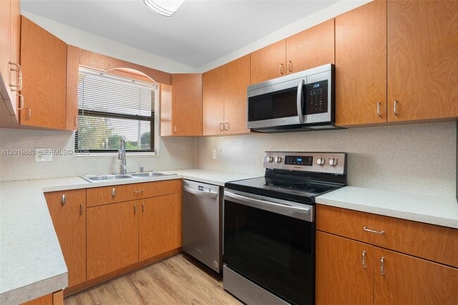 Building Photo - 3139 Coral Ridge Dr