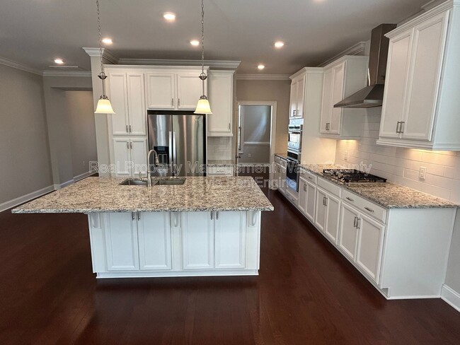 Building Photo - 1351 Gilwood Dr