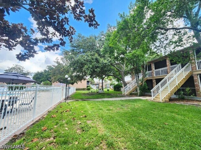Building Photo - 416 Banyon Tree Cir