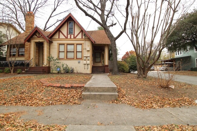 Building Photo - 438 W Rosewood Ave