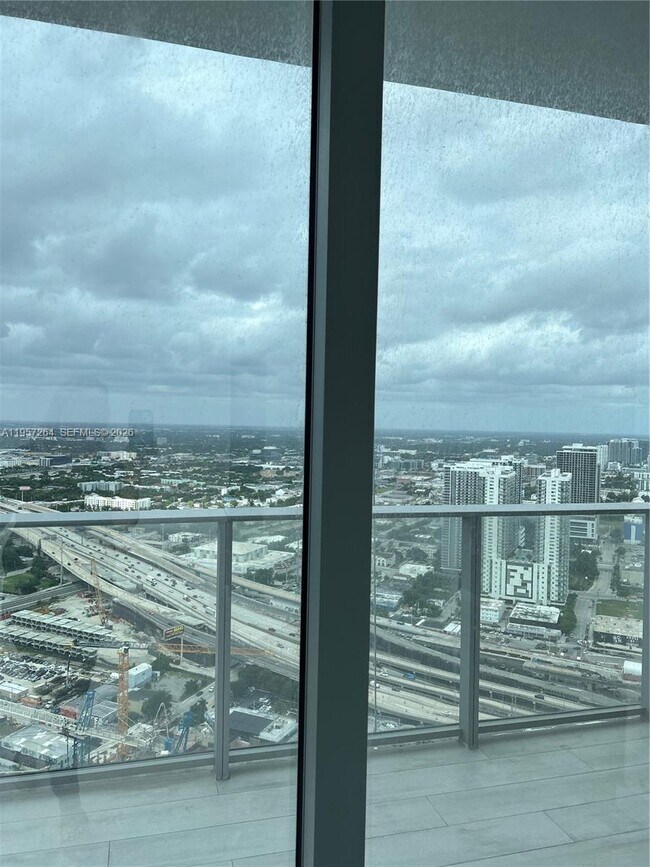 Building Photo - 851 NE 1st Ave