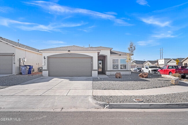 Primary Photo - 5025 Marcella Santillana