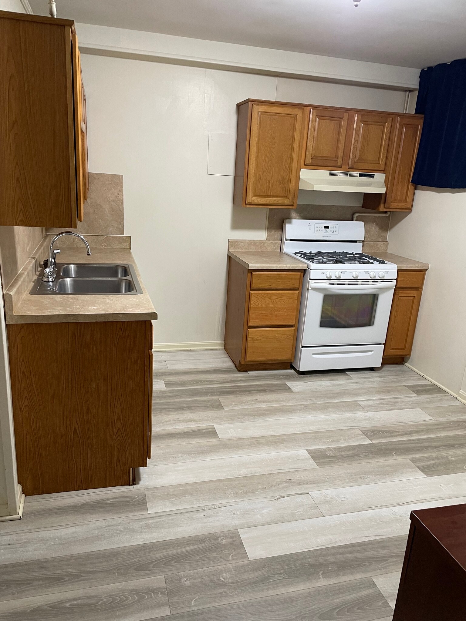 Building Photo - 407 W Stephen Foster Ave