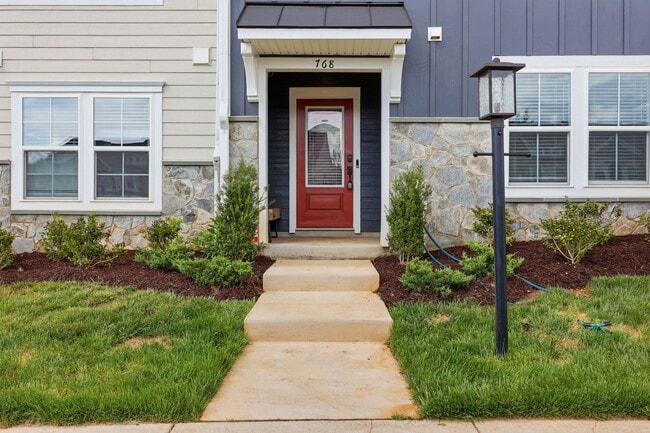 Building Photo - 768 Park Ridge Dr