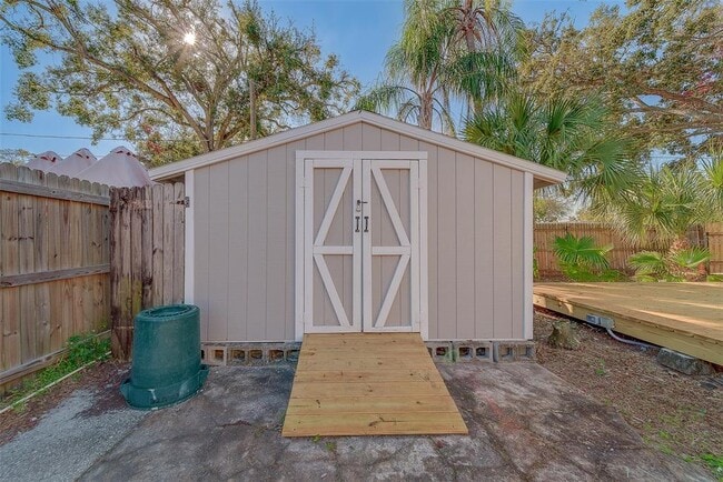 Building Photo - 4642 7th Ave N