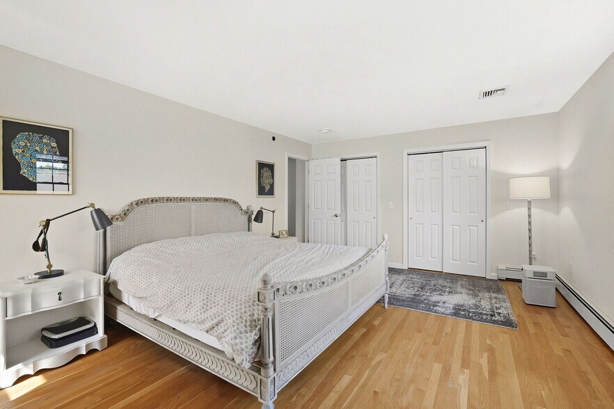 Primary Bedroom - 53 Prince St