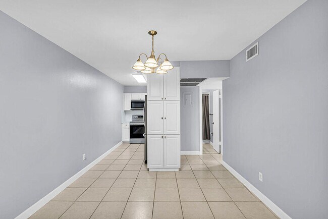 Building Photo - 333 SE Martin Ave