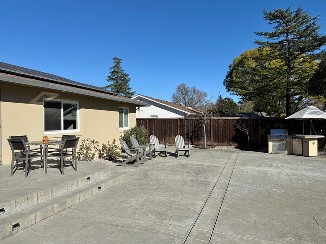 Building Photo - 4 Bedroom, 3 Bath Property in Napa Includi...