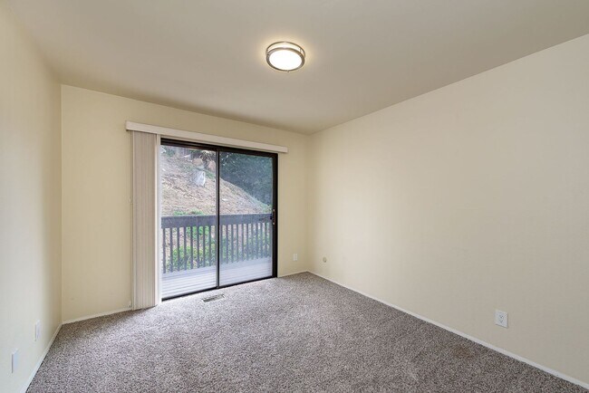 Building Photo - Spacious SDSU Townhome For Rent!
