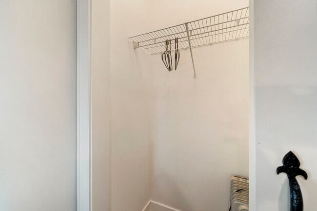 Building Photo - 2018 W 21st Pl