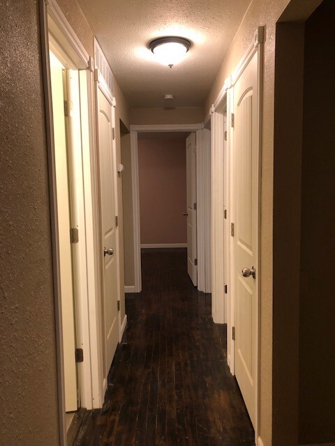 Building Photo - Lovely 3 Bed 1 Bath Home