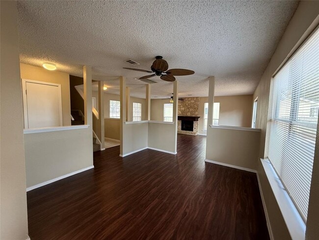 Building Photo - 11603 Tanglebriar Trail