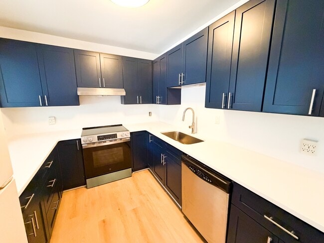 Building Photo - 208 N Buchanan Blvd