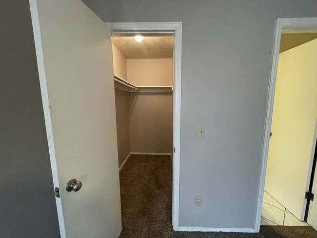 Building Photo - 2 Bed Duplex OKC- Move in Deposit-Free! (If Qualified)