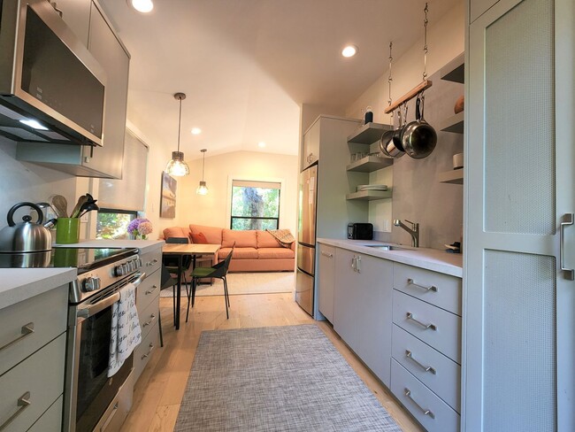 Building Photo - Fully Furnished ADU Available Now in Ather...
