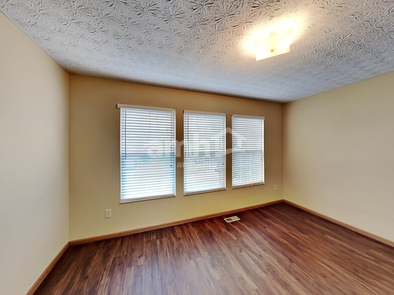 Building Photo - 6038 Platinum Dr