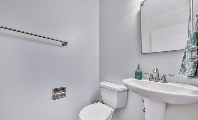 Downstairs 1/2 bath - 1410 Ski Run Blvd