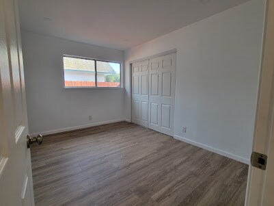 Building Photo - 589 Roja Dr