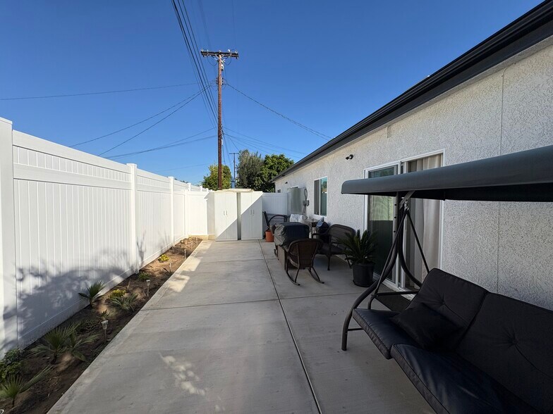 Back yard - 15857 Stare St