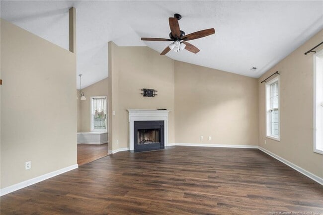 Building Photo - 465 Northwoods Dr