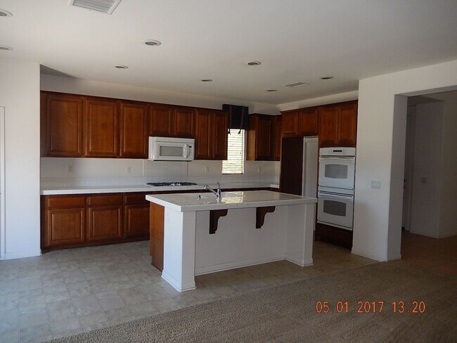 Building Photo - Two story, 2750 Sq Ft home with three car ...