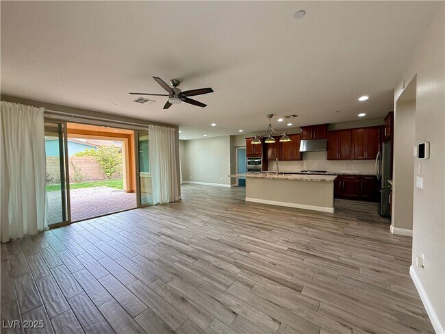 Building Photo - 2158 Tortona St
