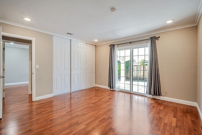 Building Photo - Charming 3BR/2BA Single Family Home for re...