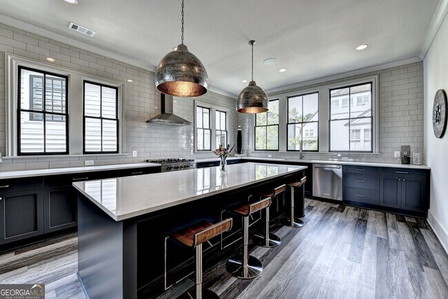 Building Photo - 2555 Brook Run