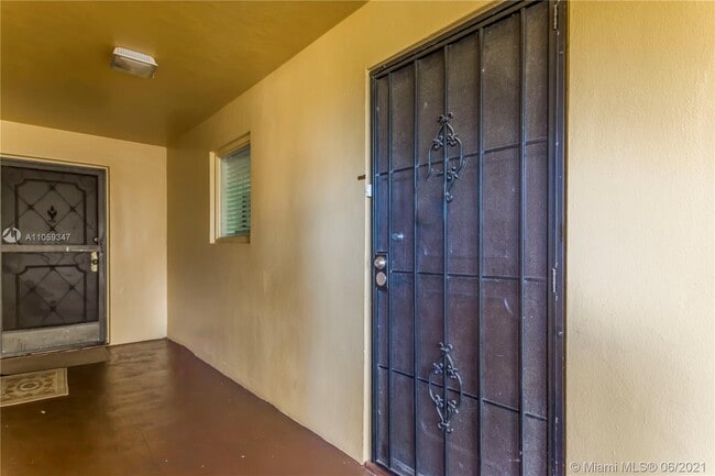 Building Photo - 3490 Foxcroft Rd