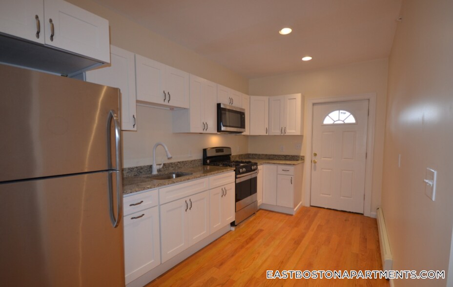 Building Photo - 16 Chelsea St