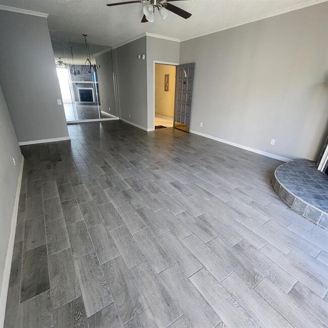 Building Photo - 2040 San Marcos Dr SE