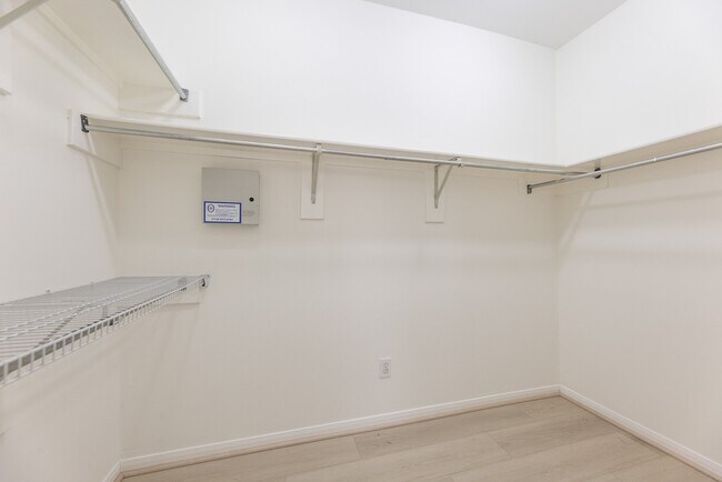 Building Photo - 2515 Falcon Ridge St