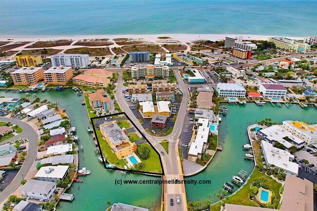 Building Photo - 175 116th Ave