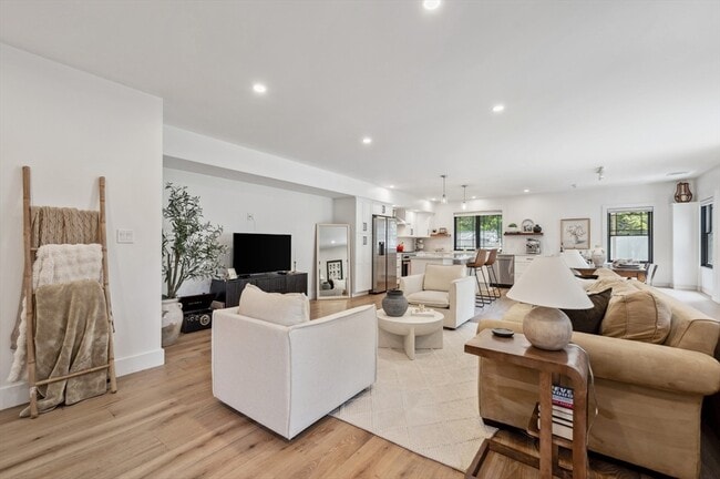 Building Photo - 9 Tidal Cove Way
