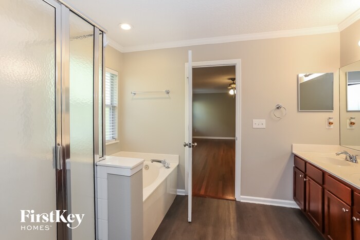 Building Photo - 12156 Pebble Point Dr E