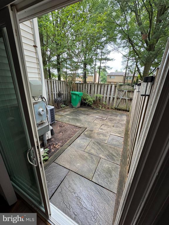 Building Photo - 165 Crossbow Ln