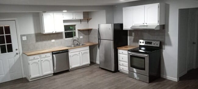 Building Photo - 423 Ellana Claire Ct