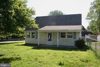 Building Photo - 124 Stratford Ave